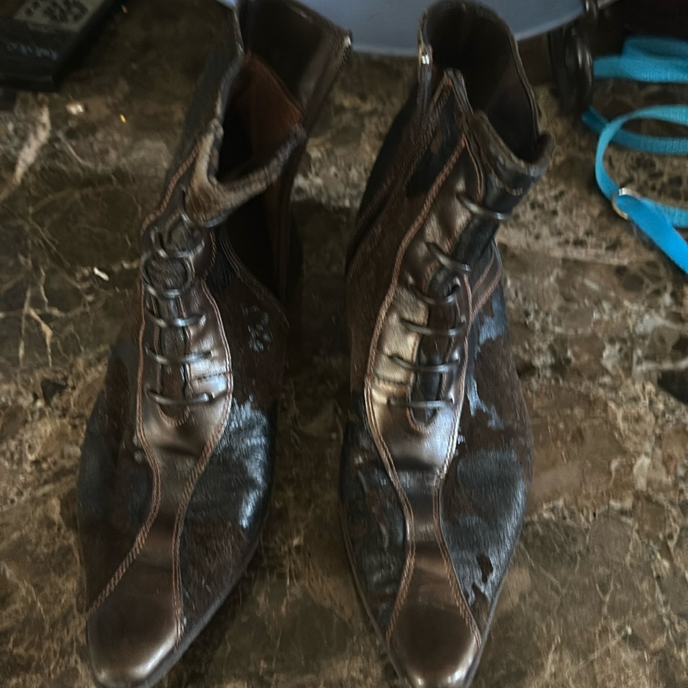 SOLD-Sz 8 Women dark brown boot